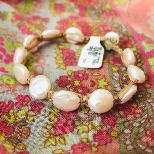 ✨Oyster Pearl Coin Bracelet, NWT, Pink Iridescent